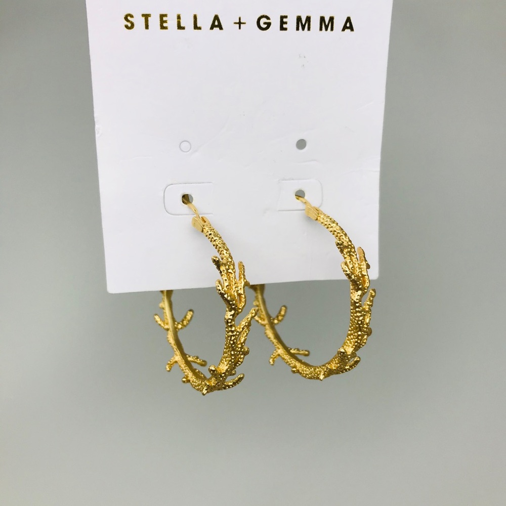STELLA + GEMMA EARRING FROND MATT GOLD